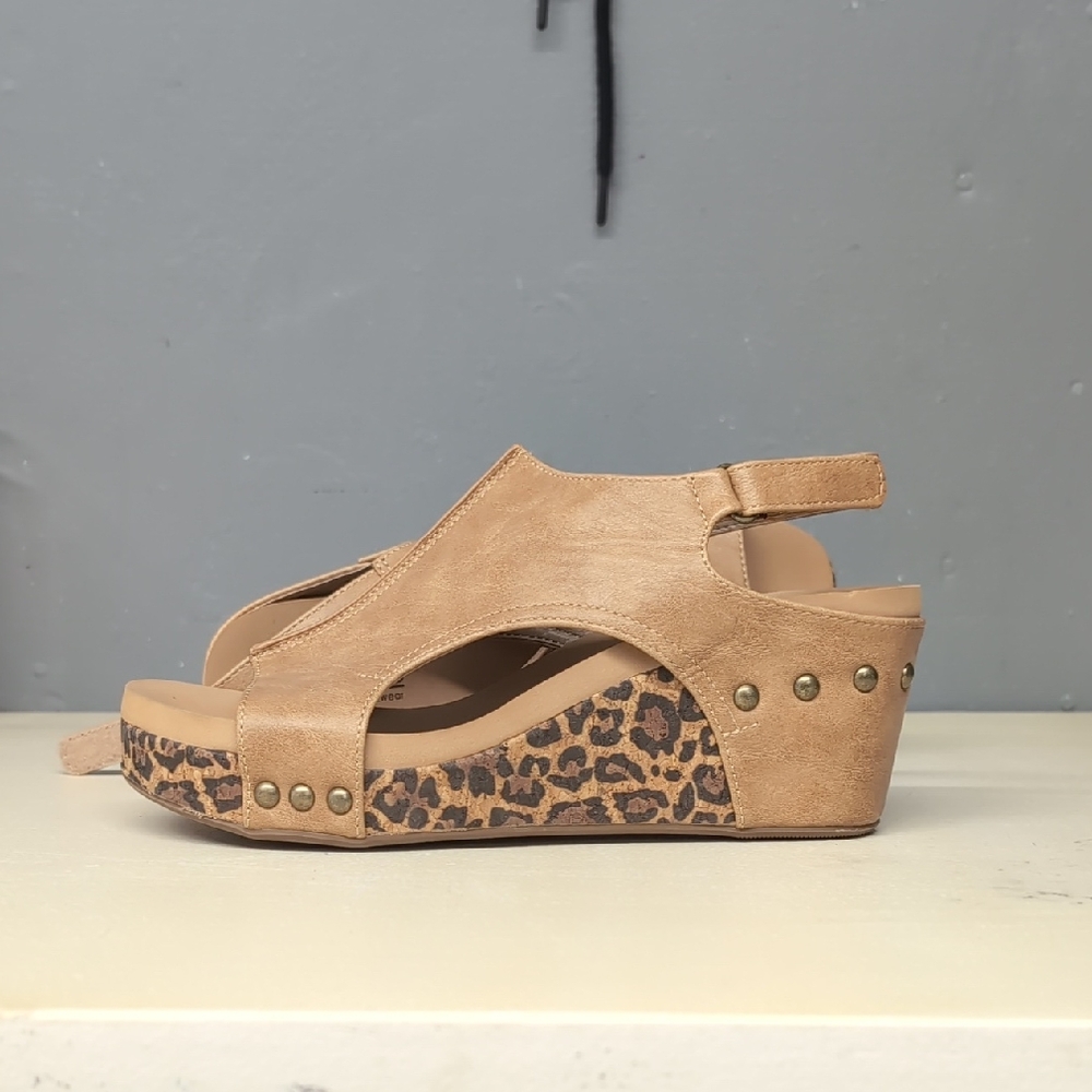 Corkys Size 8 Leopard Nude Tan Wedge Sandals